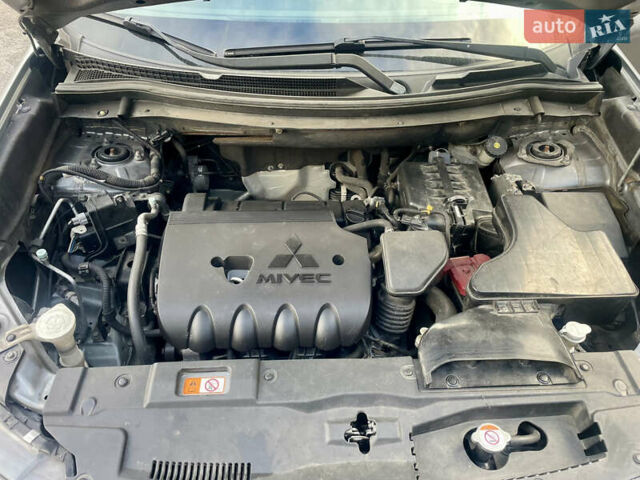 Серый Мицубиси Аутлендер, объемом двигателя 2.4 л и пробегом 213 тыс. км за 13999 $, фото 73 на Automoto.ua