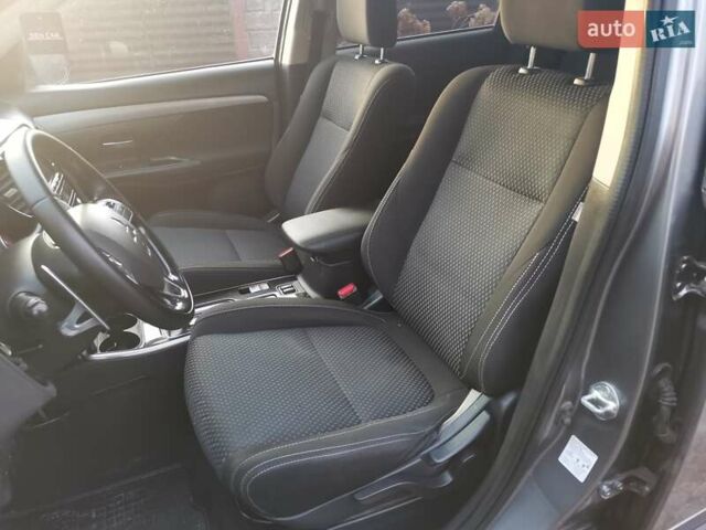 Серый Мицубиси Аутлендер, объемом двигателя 2.3 л и пробегом 130 тыс. км за 16500 $, фото 10 на Automoto.ua