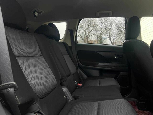 Серый Мицубиси Аутлендер, объемом двигателя 2.4 л и пробегом 160 тыс. км за 14900 $, фото 15 на Automoto.ua