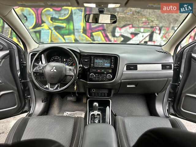 Серый Мицубиси Аутлендер, объемом двигателя 2.4 л и пробегом 213 тыс. км за 13999 $, фото 40 на Automoto.ua