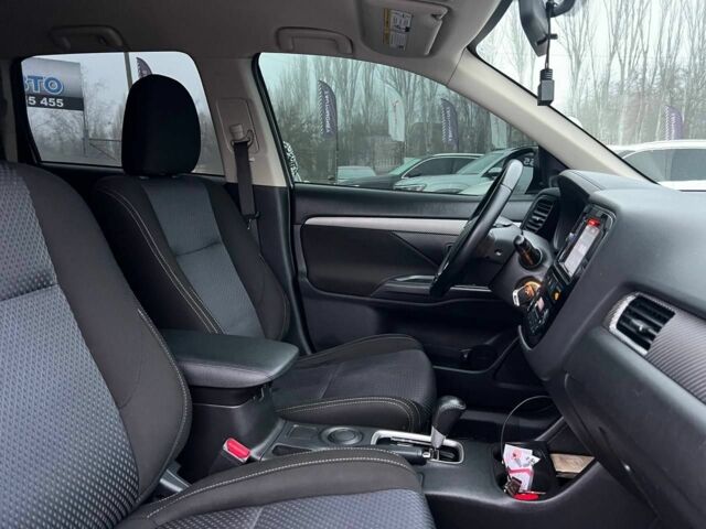 Серый Мицубиси Аутлендер, объемом двигателя 2.4 л и пробегом 205 тыс. км за 13400 $, фото 16 на Automoto.ua