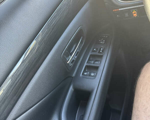 Сірий Міцубісі Аутлендер, об'ємом двигуна 2.36 л та пробігом 123 тис. км за 17400 $, фото 8 на Automoto.ua