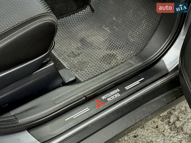 Серый Мицубиси Аутлендер, объемом двигателя 2.4 л и пробегом 213 тыс. км за 13999 $, фото 37 на Automoto.ua