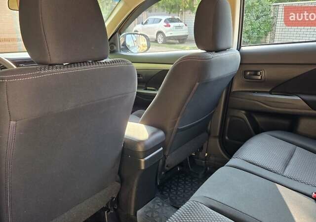 Серый Мицубиси Аутлендер, объемом двигателя 2 л и пробегом 44 тыс. км за 17900 $, фото 29 на Automoto.ua