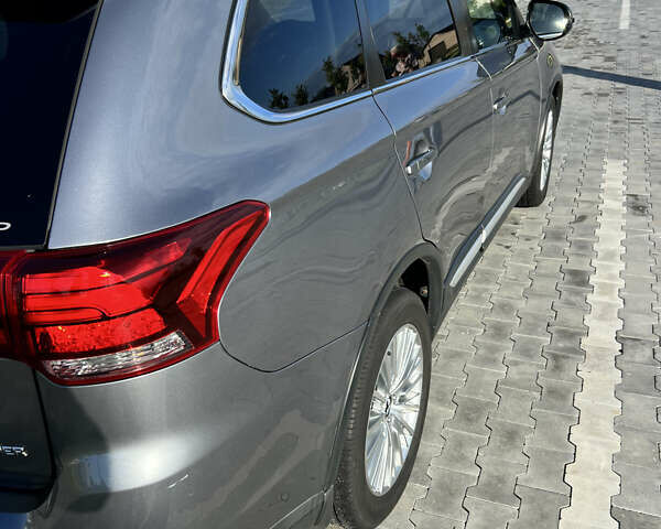 Сірий Міцубісі Аутлендер, об'ємом двигуна 2.27 л та пробігом 210 тис. км за 22000 $, фото 9 на Automoto.ua