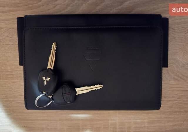 Серый Мицубиси Аутлендер, объемом двигателя 2 л и пробегом 44 тыс. км за 17900 $, фото 79 на Automoto.ua