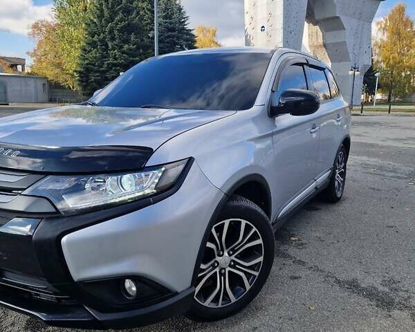 Міцубісі Аутлендер 2016 у Харкові на Automoto.ua Сірий Міцубісі Аутлендер, об'ємом двигуна 2.36 л та пробігом 224 тис. км за 14599 $, фото 5 на Automoto.ua