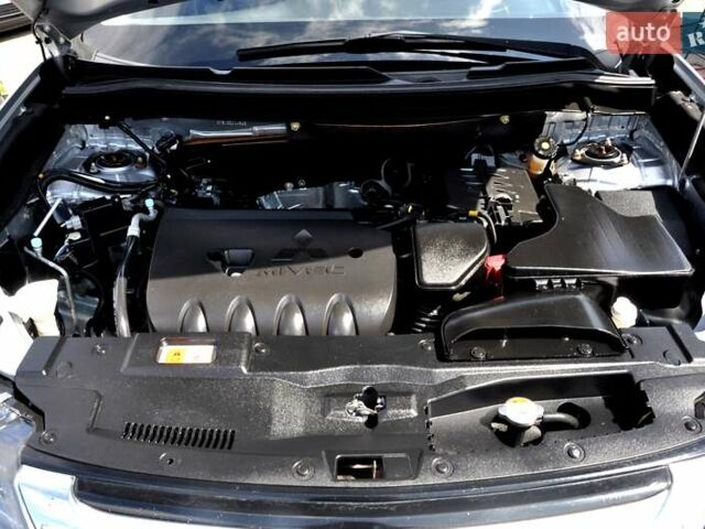 Міцубісі Аутлендер 2016 у Львові на Automoto.ua Сірий Міцубісі Аутлендер, об'ємом двигуна 2.36 л та пробігом 256 тис. км за 11700 $, фото 34 на Automoto.ua