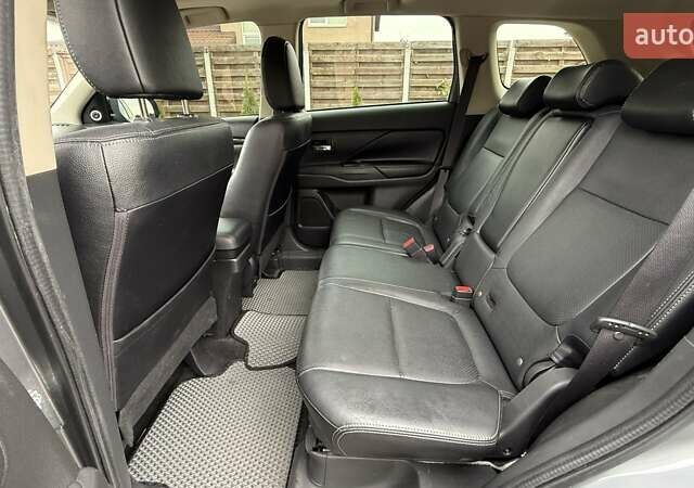 Серый Мицубиси Аутлендер, объемом двигателя 2.36 л и пробегом 153 тыс. км за 16950 $, фото 11 на Automoto.ua