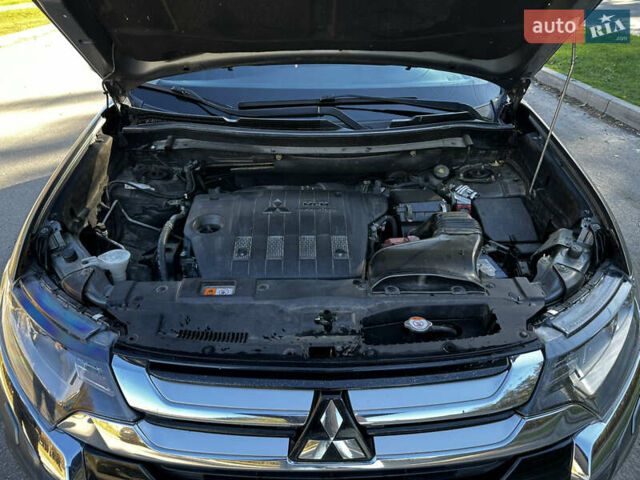 Сірий Міцубісі Аутлендер, об'ємом двигуна 2.2 л та пробігом 240 тис. км за 19600 $, фото 16 на Automoto.ua