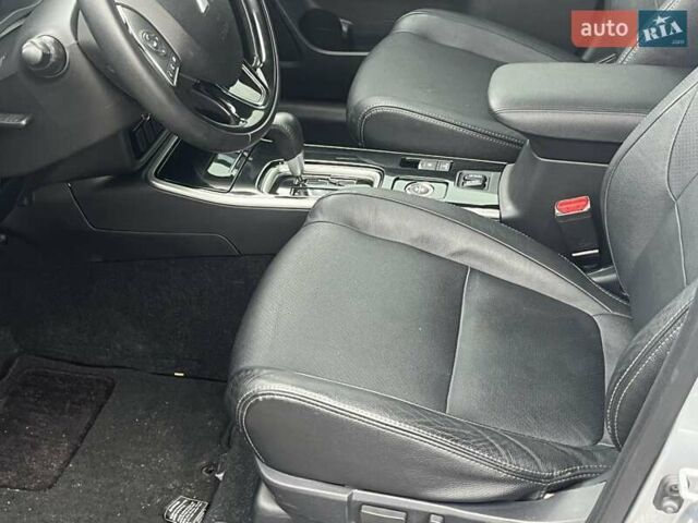 Серый Мицубиси Аутлендер, объемом двигателя 2.36 л и пробегом 120 тыс. км за 16100 $, фото 7 на Automoto.ua