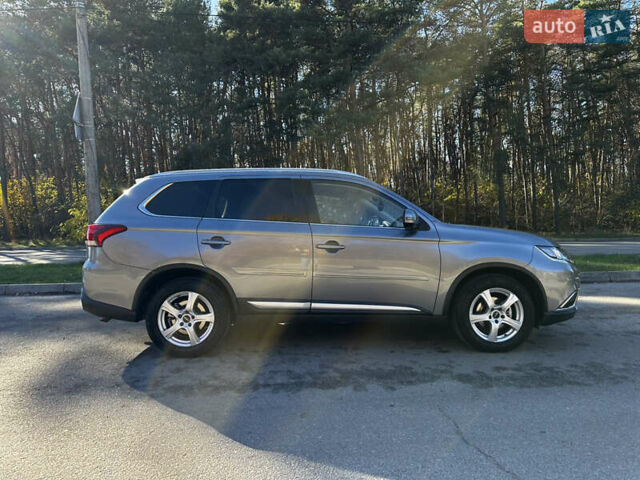 Сірий Міцубісі Аутлендер, об'ємом двигуна 2.2 л та пробігом 240 тис. км за 19600 $, фото 3 на Automoto.ua