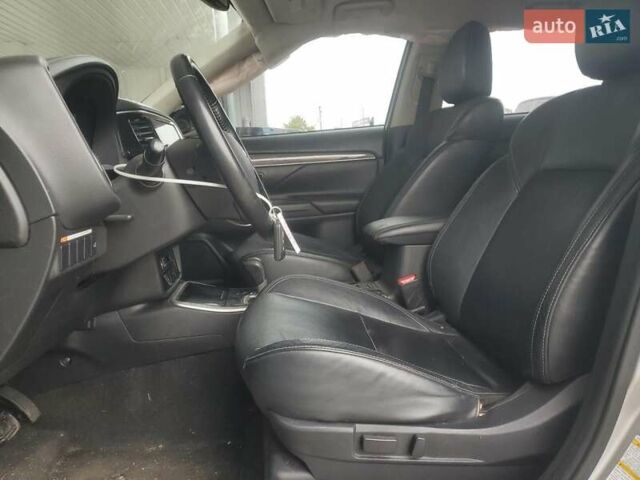 Серый Мицубиси Аутлендер, объемом двигателя 2.36 л и пробегом 154 тыс. км за 2700 $, фото 6 на Automoto.ua