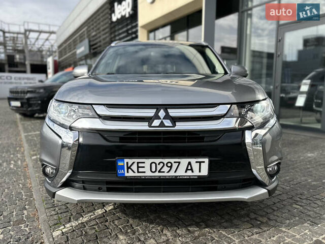 Мицубиси Аутлендер 2017 в Днепре (Днепропетровске) на Automoto.ua Серый Мицубиси Аутлендер, объемом двигателя 2 л и пробегом 103 тыс. км за 16990 $, фото 4 на Automoto.ua