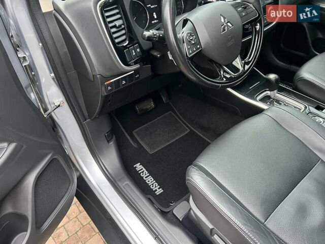 Серый Мицубиси Аутлендер, объемом двигателя 2.4 л и пробегом 189 тыс. км за 16950 $, фото 48 на Automoto.ua