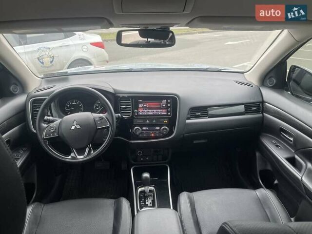 Серый Мицубиси Аутлендер, объемом двигателя 2.36 л и пробегом 120 тыс. км за 16100 $, фото 15 на Automoto.ua