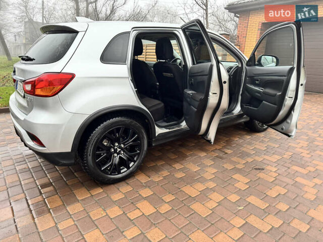 Серый Мицубиси Аутлендер, объемом двигателя 2 л и пробегом 161 тыс. км за 15500 $, фото 10 на Automoto.ua