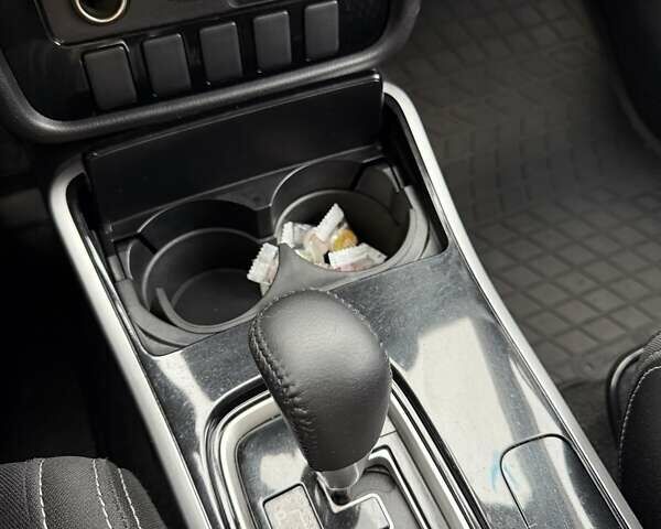 Сірий Міцубісі Аутлендер, об'ємом двигуна 2.36 л та пробігом 86 тис. км за 17000 $, фото 24 на Automoto.ua