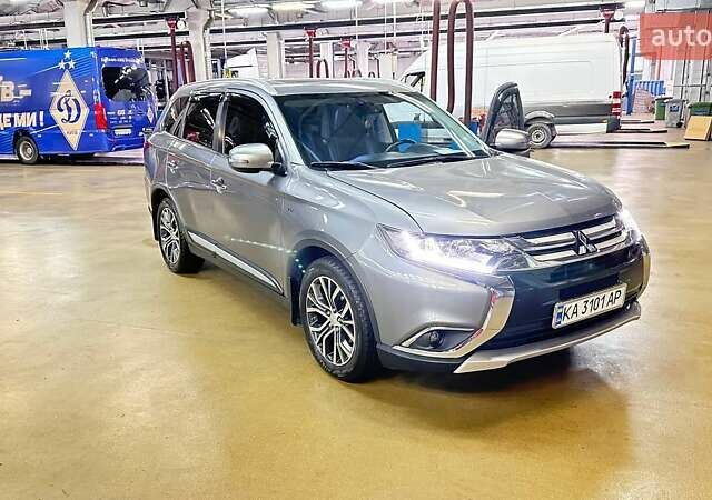 Серый Мицубиси Аутлендер, объемом двигателя 3 л и пробегом 130 тыс. км за 16750 $, фото 8 на Automoto.ua