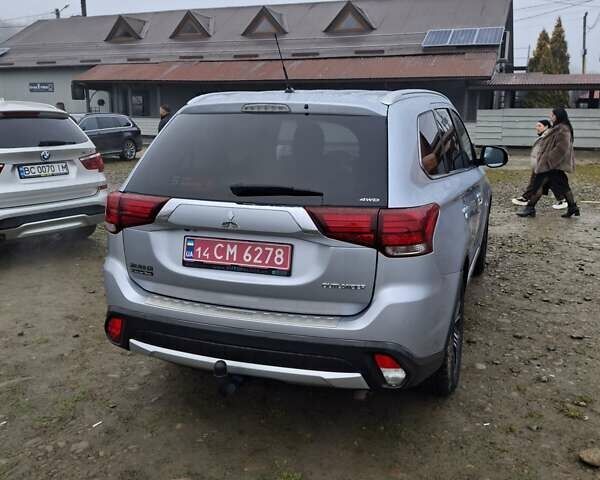 Серый Мицубиси Аутлендер, объемом двигателя 2.3 л и пробегом 205 тыс. км за 15999 $, фото 10 на Automoto.ua