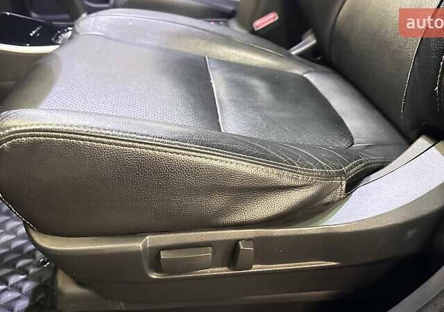 Серый Мицубиси Аутлендер, объемом двигателя 3 л и пробегом 130 тыс. км за 16750 $, фото 19 на Automoto.ua