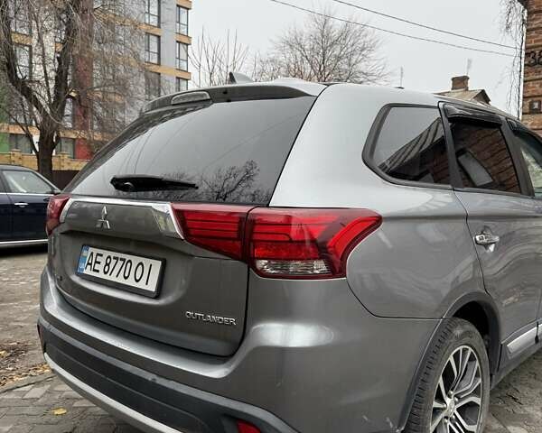 Сірий Міцубісі Аутлендер, об'ємом двигуна 2.36 л та пробігом 86 тис. км за 17000 $, фото 5 на Automoto.ua
