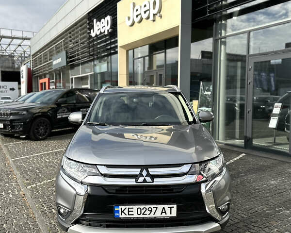Мицубиси Аутлендер 2017 в Днепре (Днепропетровске) на Automoto.ua Серый Мицубиси Аутлендер, объемом двигателя 2 л и пробегом 103 тыс. км за 16990 $, фото 2 на Automoto.ua