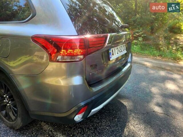 Сірий Міцубісі Аутлендер, об'ємом двигуна 2.33 л та пробігом 160 тис. км за 13500 $, фото 2 на Automoto.ua