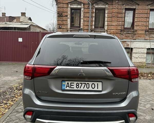 Сірий Міцубісі Аутлендер, об'ємом двигуна 2.36 л та пробігом 86 тис. км за 17000 $, фото 9 на Automoto.ua