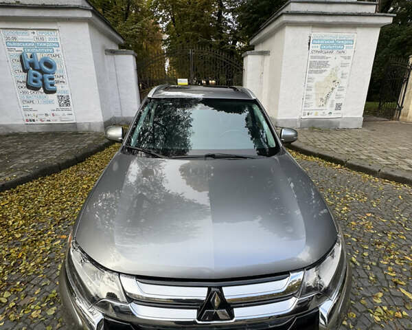 Серый Мицубиси Аутлендер, объемом двигателя 3 л и пробегом 159 тыс. км за 19500 $, фото 15 на Automoto.ua