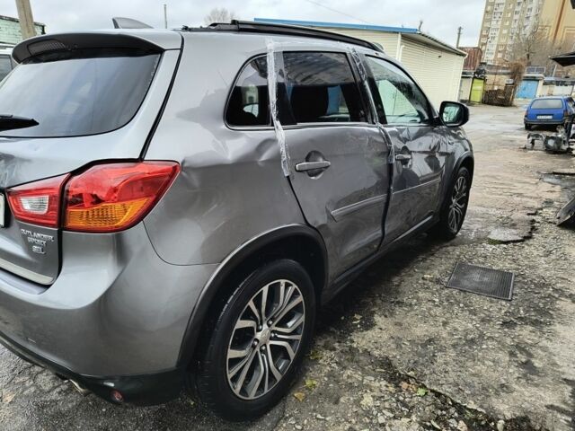 Сірий Міцубісі Аутлендер, об'ємом двигуна 2.4 л та пробігом 186 тис. км за 8800 $, фото 4 на Automoto.ua