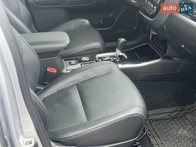 Серый Мицубиси Аутлендер, объемом двигателя 2.36 л и пробегом 120 тыс. км за 16100 $, фото 8 на Automoto.ua