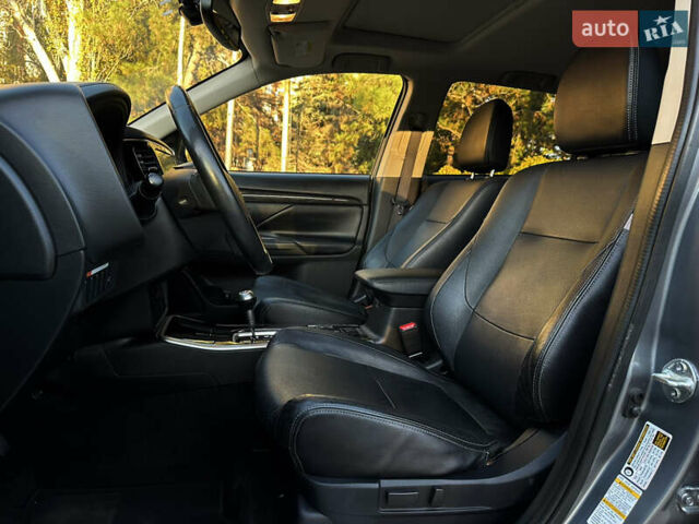 Серый Мицубиси Аутлендер, объемом двигателя 2.4 л и пробегом 167 тыс. км за 15999 $, фото 13 на Automoto.ua