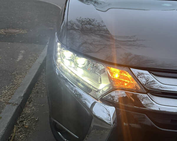 Сірий Міцубісі Аутлендер, об'ємом двигуна 2.36 л та пробігом 48 тис. км за 18000 $, фото 20 на Automoto.ua