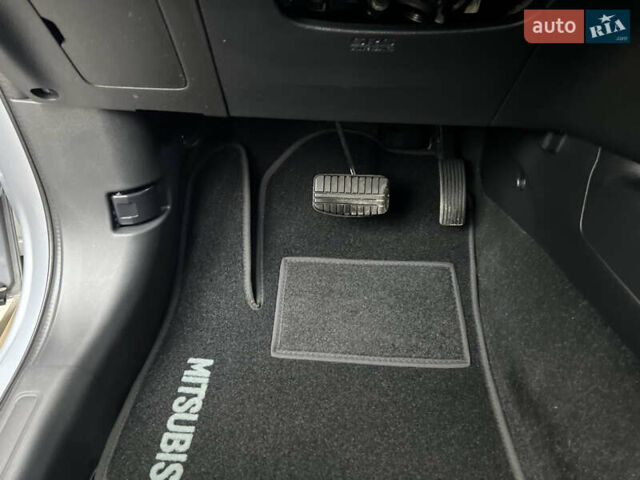 Серый Мицубиси Аутлендер, объемом двигателя 2.4 л и пробегом 189 тыс. км за 16950 $, фото 73 на Automoto.ua