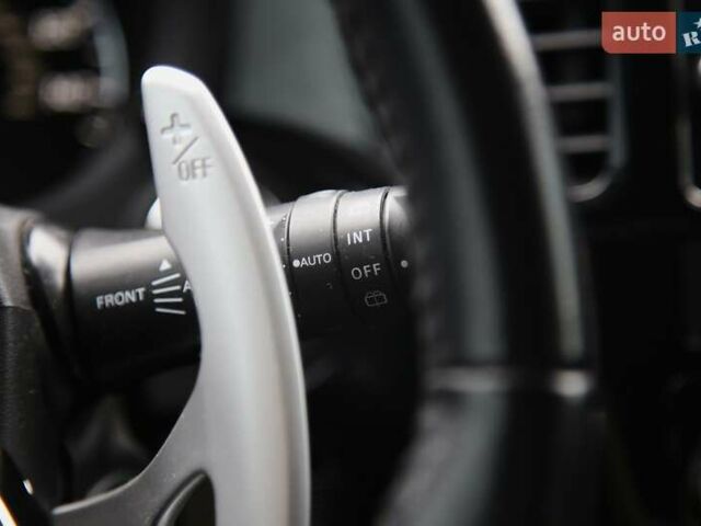 Серый Мицубиси Аутлендер, объемом двигателя 3 л и пробегом 195 тыс. км за 16900 $, фото 20 на Automoto.ua