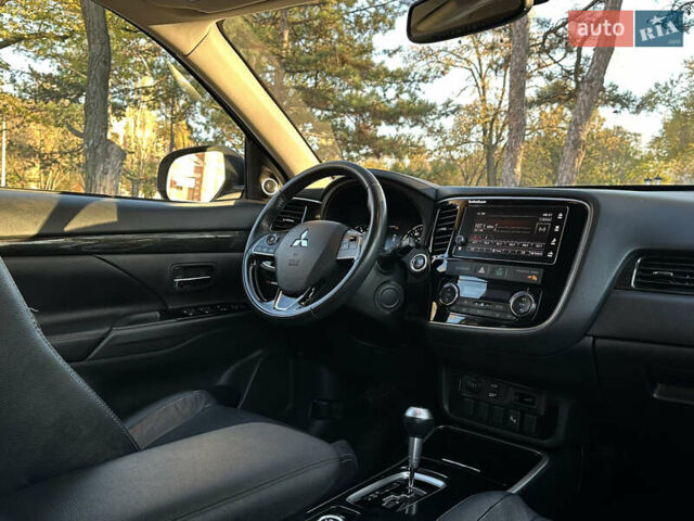 Серый Мицубиси Аутлендер, объемом двигателя 2.4 л и пробегом 167 тыс. км за 15999 $, фото 16 на Automoto.ua