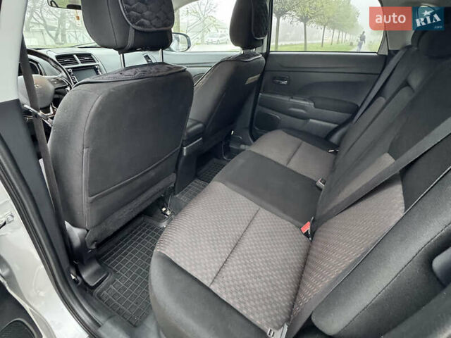 Серый Мицубиси Аутлендер, объемом двигателя 2 л и пробегом 161 тыс. км за 15500 $, фото 13 на Automoto.ua