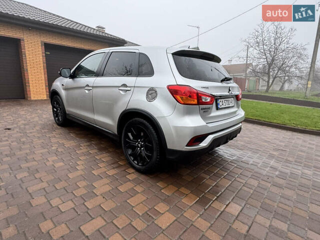Серый Мицубиси Аутлендер, объемом двигателя 2 л и пробегом 161 тыс. км за 15500 $, фото 8 на Automoto.ua