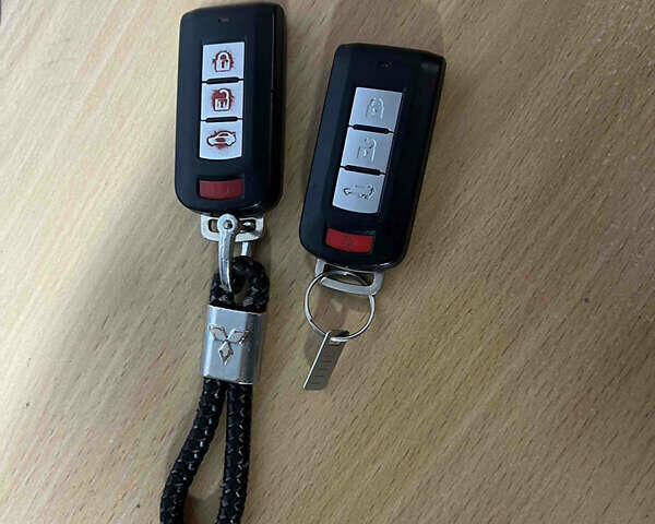 Сірий Міцубісі Аутлендер, об'ємом двигуна 2.36 л та пробігом 48 тис. км за 18000 $, фото 27 на Automoto.ua