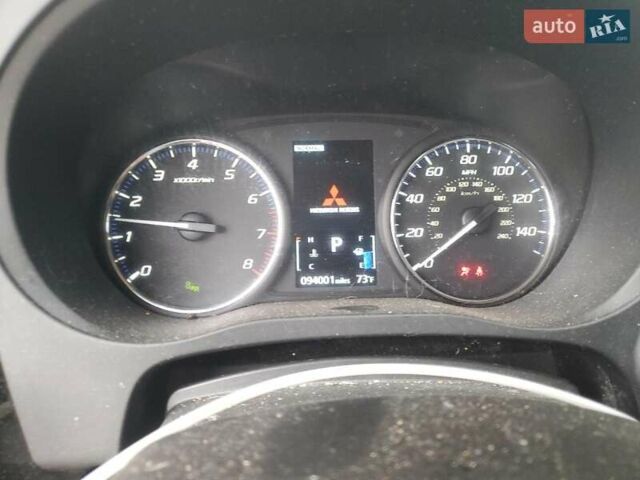 Серый Мицубиси Аутлендер, объемом двигателя 2.36 л и пробегом 154 тыс. км за 2700 $, фото 8 на Automoto.ua