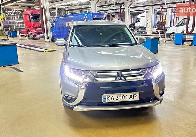 Серый Мицубиси Аутлендер, объемом двигателя 3 л и пробегом 130 тыс. км за 16750 $, фото 9 на Automoto.ua