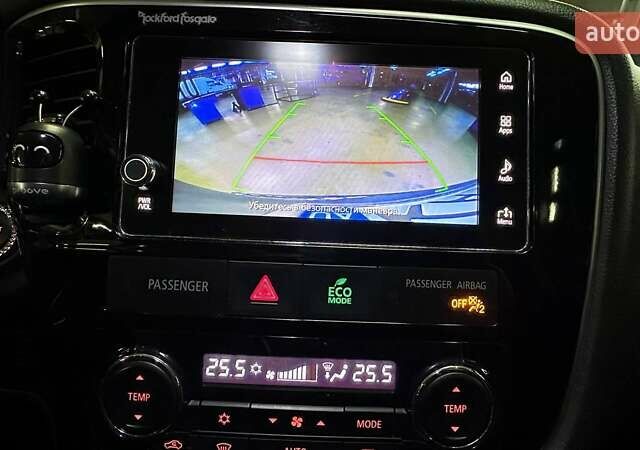 Серый Мицубиси Аутлендер, объемом двигателя 3 л и пробегом 130 тыс. км за 16750 $, фото 26 на Automoto.ua