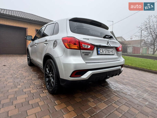 Серый Мицубиси Аутлендер, объемом двигателя 2 л и пробегом 161 тыс. км за 15500 $, фото 7 на Automoto.ua