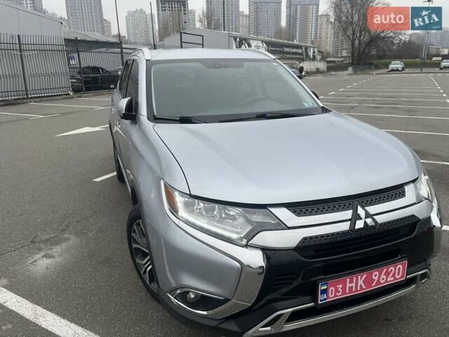 Серый Мицубиси Аутлендер, объемом двигателя 2.36 л и пробегом 120 тыс. км за 16100 $, фото 14 на Automoto.ua
