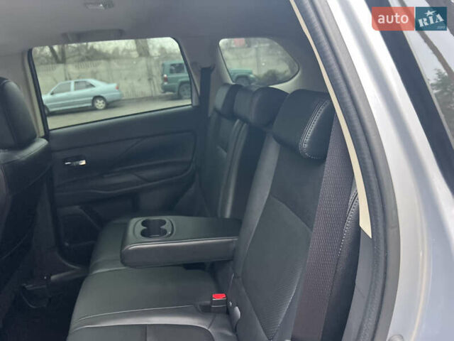 Серый Мицубиси Аутлендер, объемом двигателя 2.4 л и пробегом 189 тыс. км за 16950 $, фото 86 на Automoto.ua