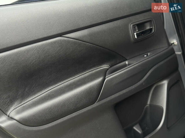 Серый Мицубиси Аутлендер, объемом двигателя 2.2 л и пробегом 152 тыс. км за 17800 $, фото 88 на Automoto.ua