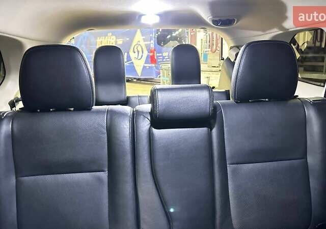 Серый Мицубиси Аутлендер, объемом двигателя 3 л и пробегом 130 тыс. км за 16750 $, фото 40 на Automoto.ua