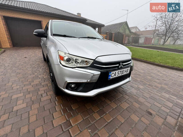 Серый Мицубиси Аутлендер, объемом двигателя 2 л и пробегом 161 тыс. км за 15500 $, фото 5 на Automoto.ua