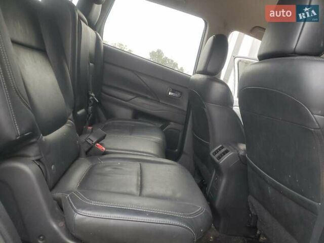 Серый Мицубиси Аутлендер, объемом двигателя 2.36 л и пробегом 154 тыс. км за 2700 $, фото 10 на Automoto.ua